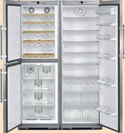 Огромный холодильник. Двери открыты. Источник http://holodilnik.ru