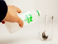 Как проверить натуральность меда с помощью спирта. Источник http://pad1.whstatic.com