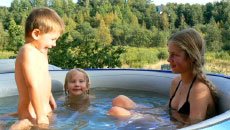 Надувной бассейн для всей семьи. Источник http://www.relasko.ru