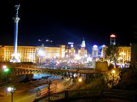 Такой Вы увидите центральную площадь Киева, если поездка в Киев состоится в период новогодних праздников. Источник http://www.reedon-tour.com.ua