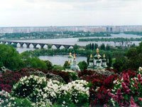 Цветение сирени в ботаническом саду — вот на что приходят посмотреть в Киеве. Источник http://b.foto.radikal.ru