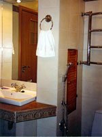 Гигиенический душ в туалете как замена биде. Источник http://www.mastercity.ru