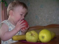 Ребенок должен употреблять больше натуральных детских витаминов — фруктов