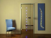 Стеклянная межкомнатная дверь со светодиодами. Источник http://ideas.vdolevke.ru