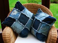 Декоративные подушки из старых джинсов — ПРОСТО сделайте своими руками. Источник http://masterpodelok.ru