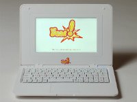 Детский развивающий ноутбук с цветным экраном обойдется примерно в $200. Источник http://www.infanty.ru