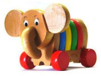 Деревянная игрушка-слон. Источник http://woodentoyscenter.net