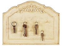 Красивая доска и несколько крючков — место для хранения ключей готово! Источник http://1–decor.ru