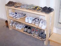 Самодельная полка для обуви должна быть практичной. Источник http://www.king-nerd.com