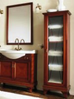 При желании можно подобрать пенал для ванной комнаты в стиле ретро-классики. Источник http://www.santehpremium.ru