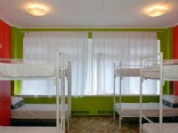 Системы бронирования отелей содержат в своей базе и предложения бюджетных хостелов. Источник http://sozvezdie-tour.ru